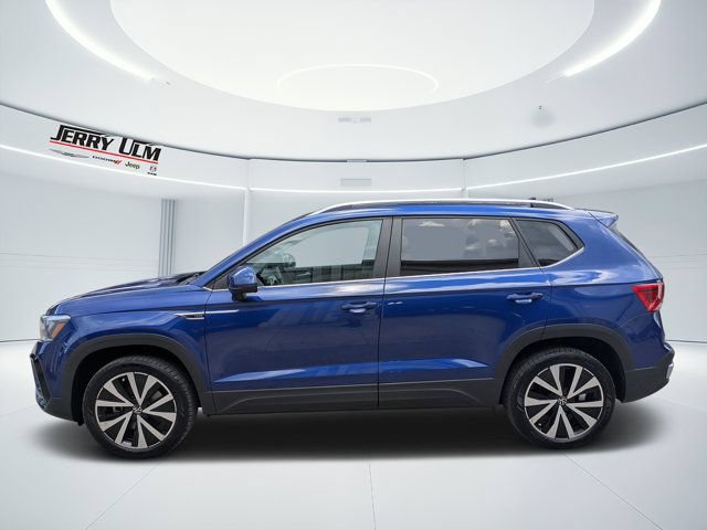 Used 2022 Volkswagen Taos SE w/ Panoramic Sunroof Package FWD image 6