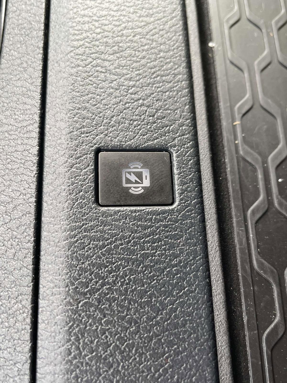 Used 2022 Nissan Frontier PRO-4X image 17