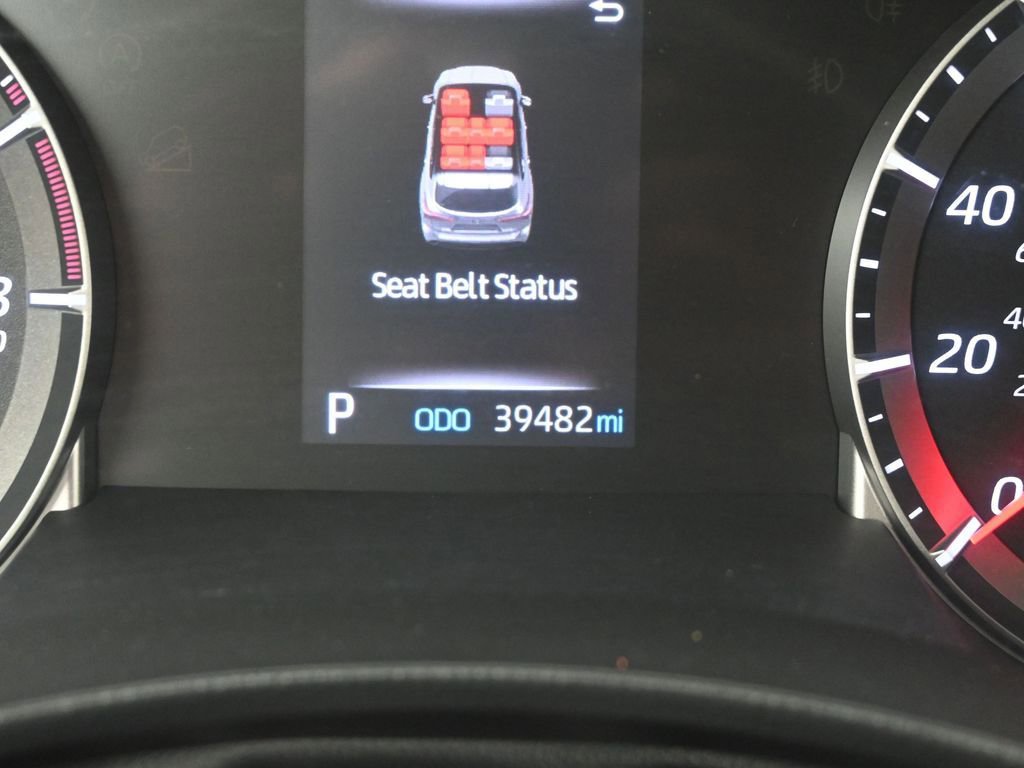 Used 2020 Toyota Highlander LE image 16