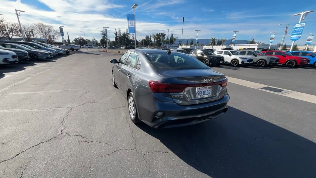 Used 2023 Kia Forte LX image 7