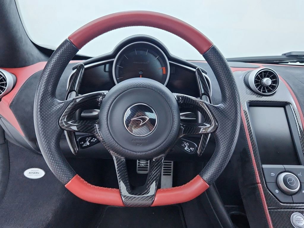 Used 2015 McLaren 650S Spider image 22