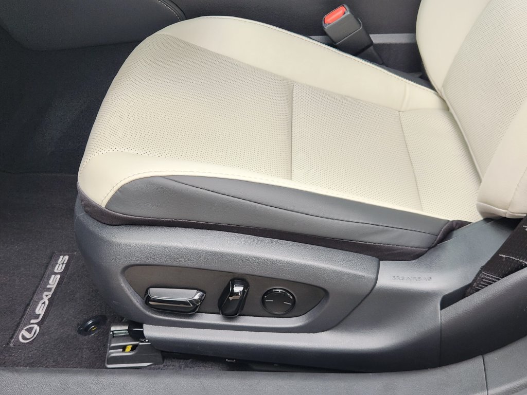 Certified 2025 Lexus ES 350 w/ Premium Package FWD image 23