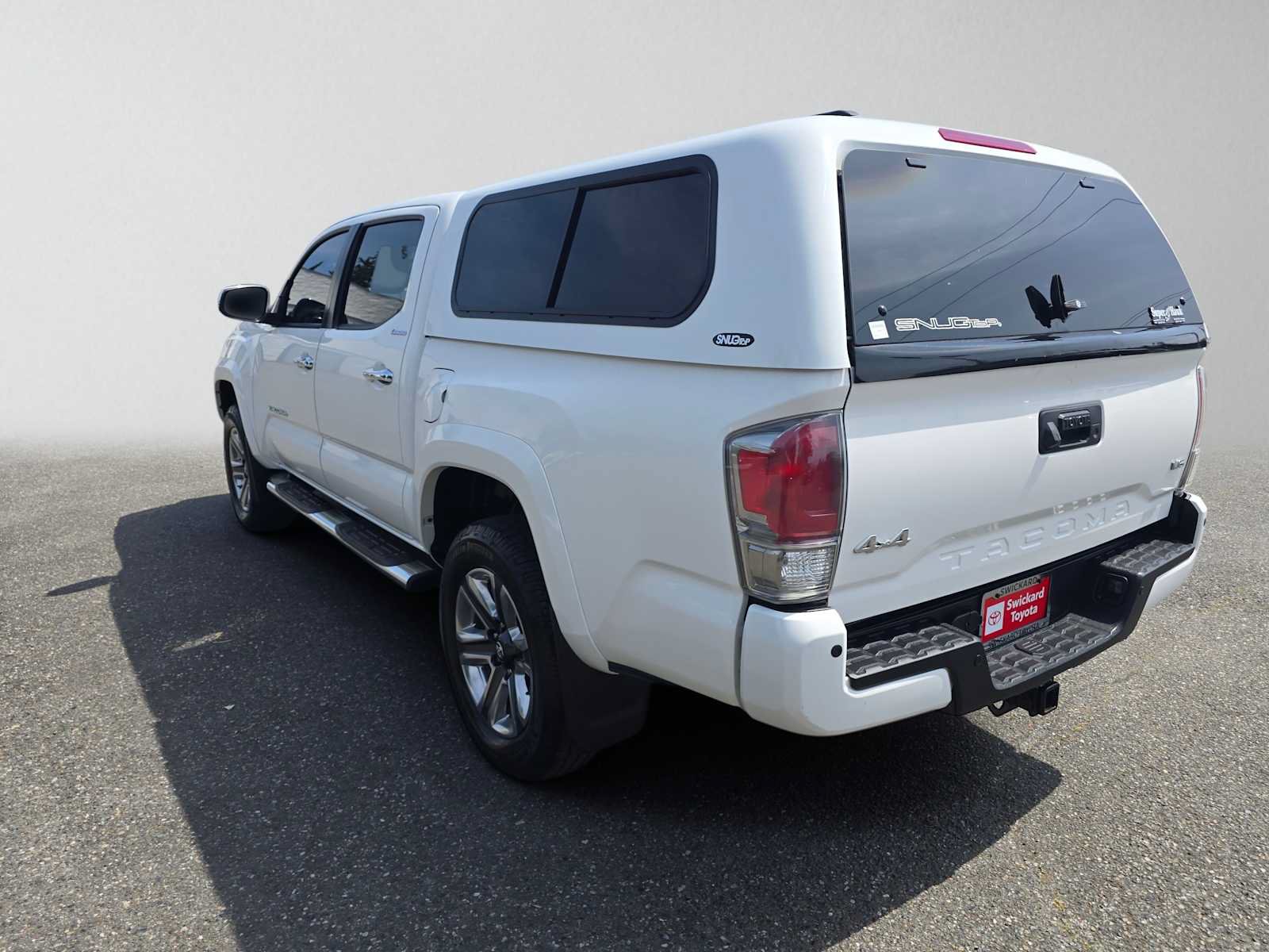 Used 2019 Toyota Tacoma Limited AWD/4WD image 5