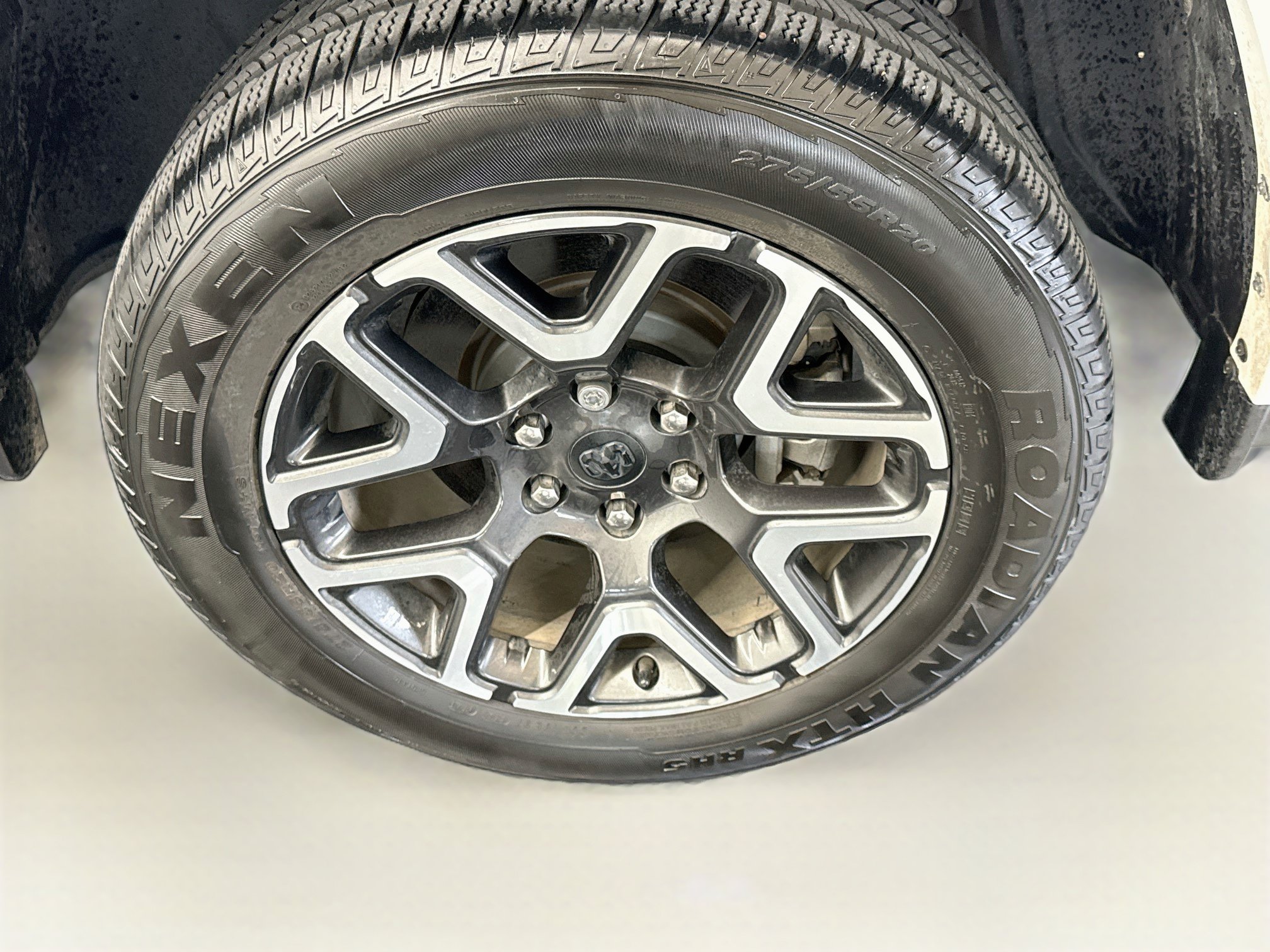 Used 2025 RAM 1500 Laramie AWD/4WD image 11