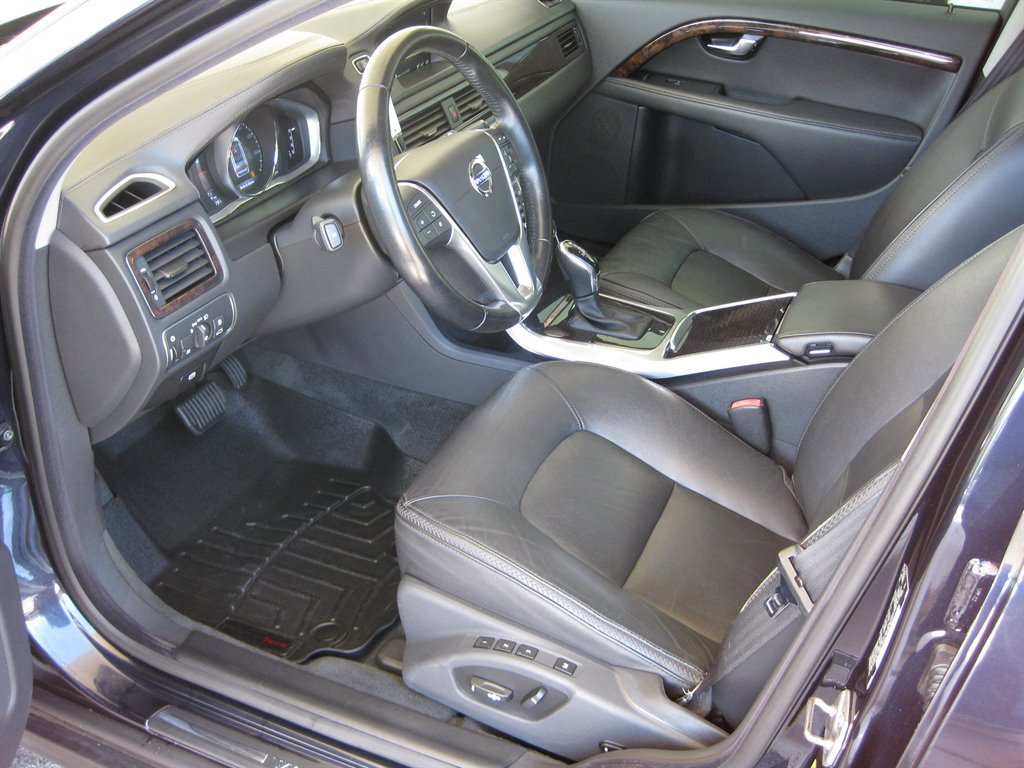 Used 2016 Volvo XC70 T5 Premier w/ Proximity Package FWD image 11