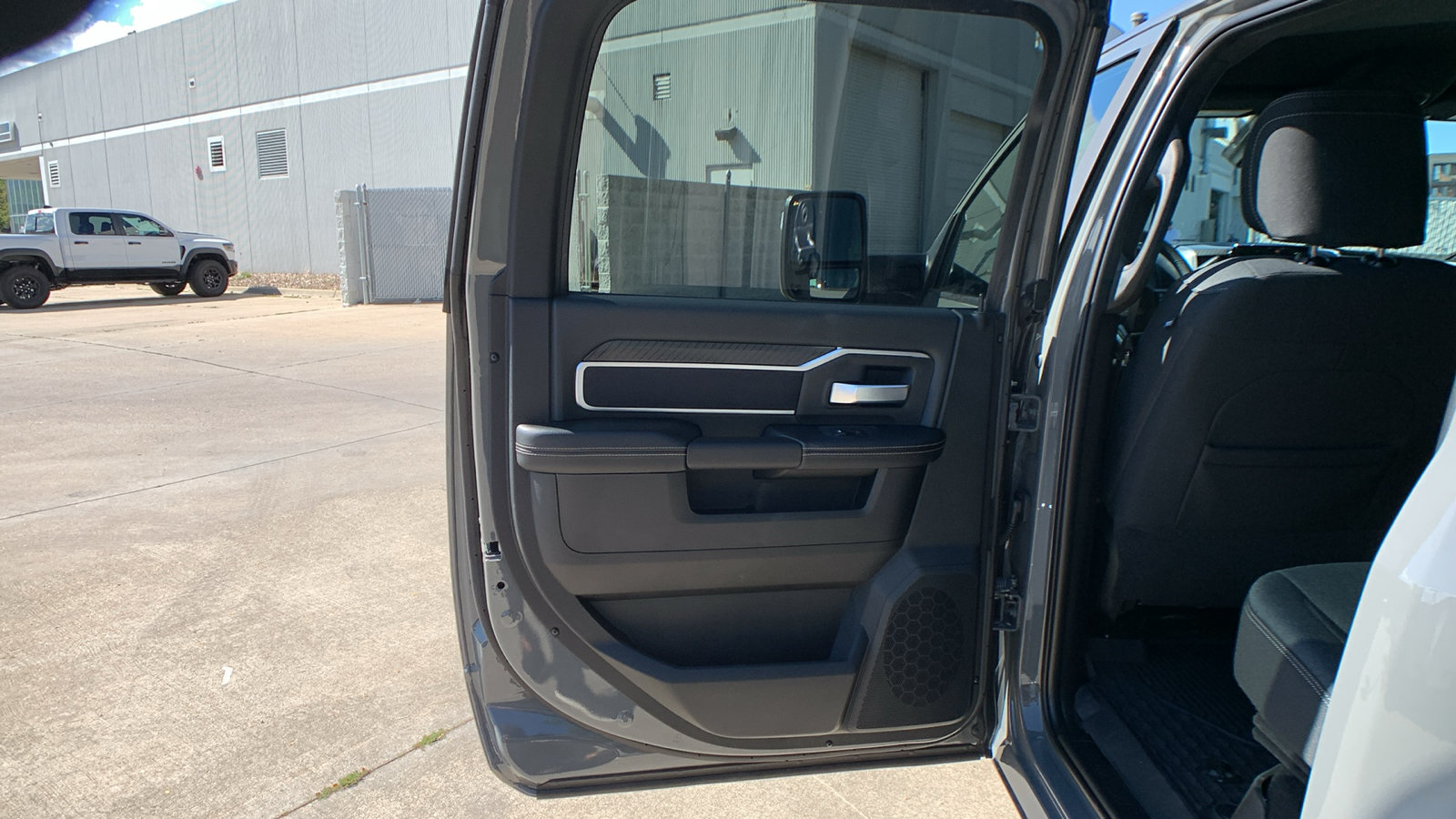 New 2026 RAM 2500 Big Horn AWD/4WD image 21