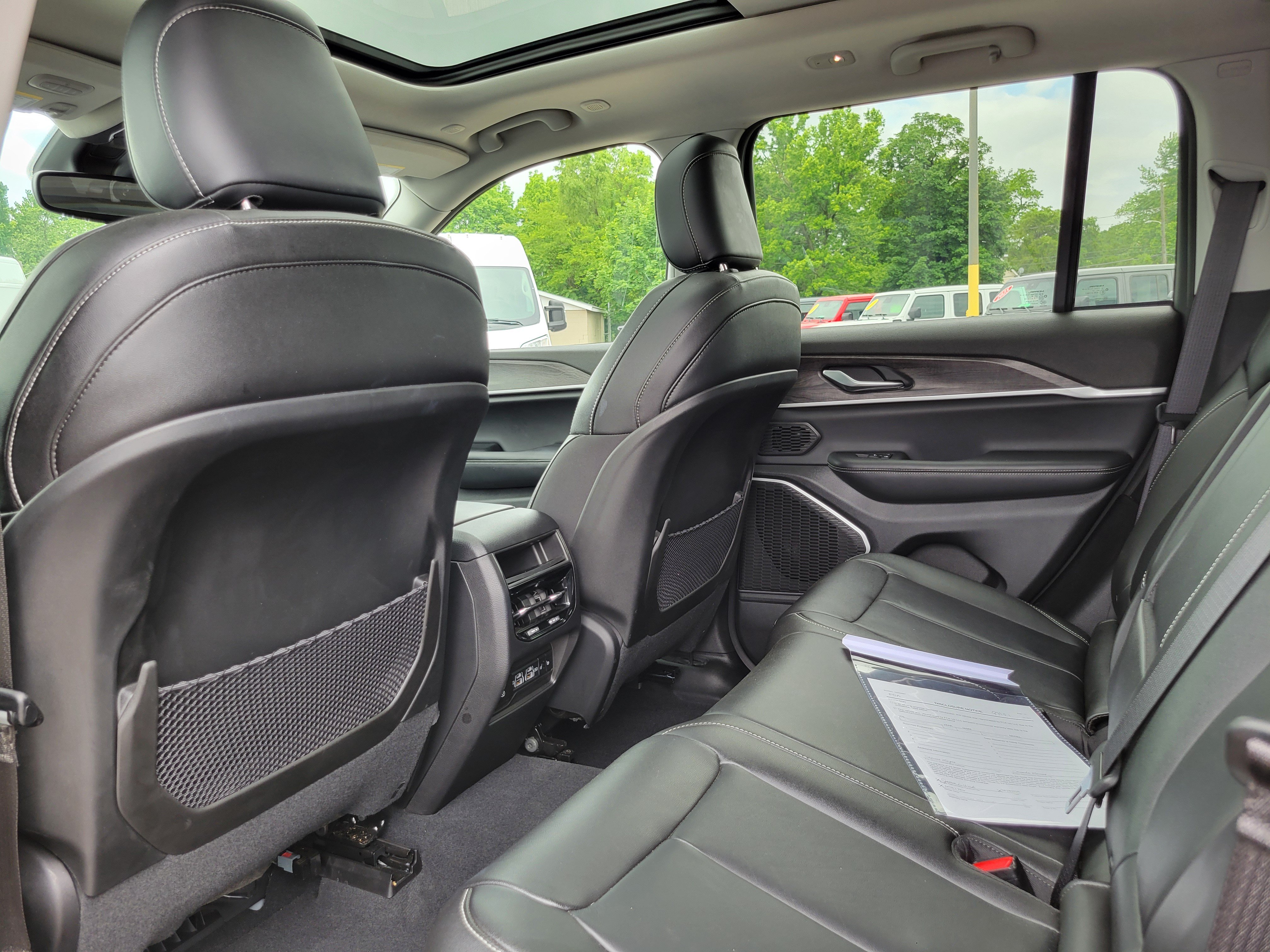Used 2022 Jeep Grand Cherokee Limited 4xe AWD/4WD image 18