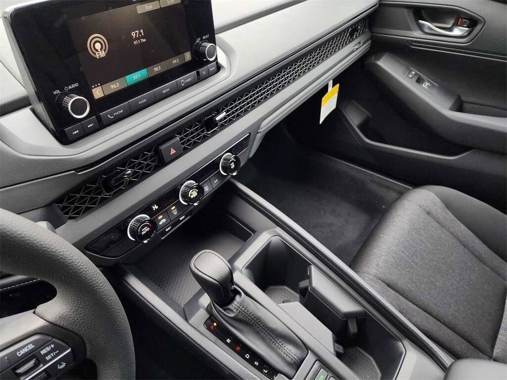 Certified 2023 Honda Accord LX image 22