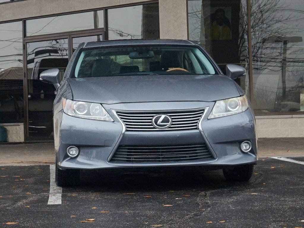 Used 2014 Lexus ES 300h w/ Luxury Package w/Bamboo Trim image 12