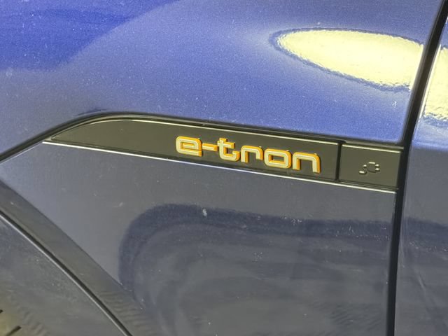 Used 2022 Audi e-tron Premium Plus AWD/4WD image 23