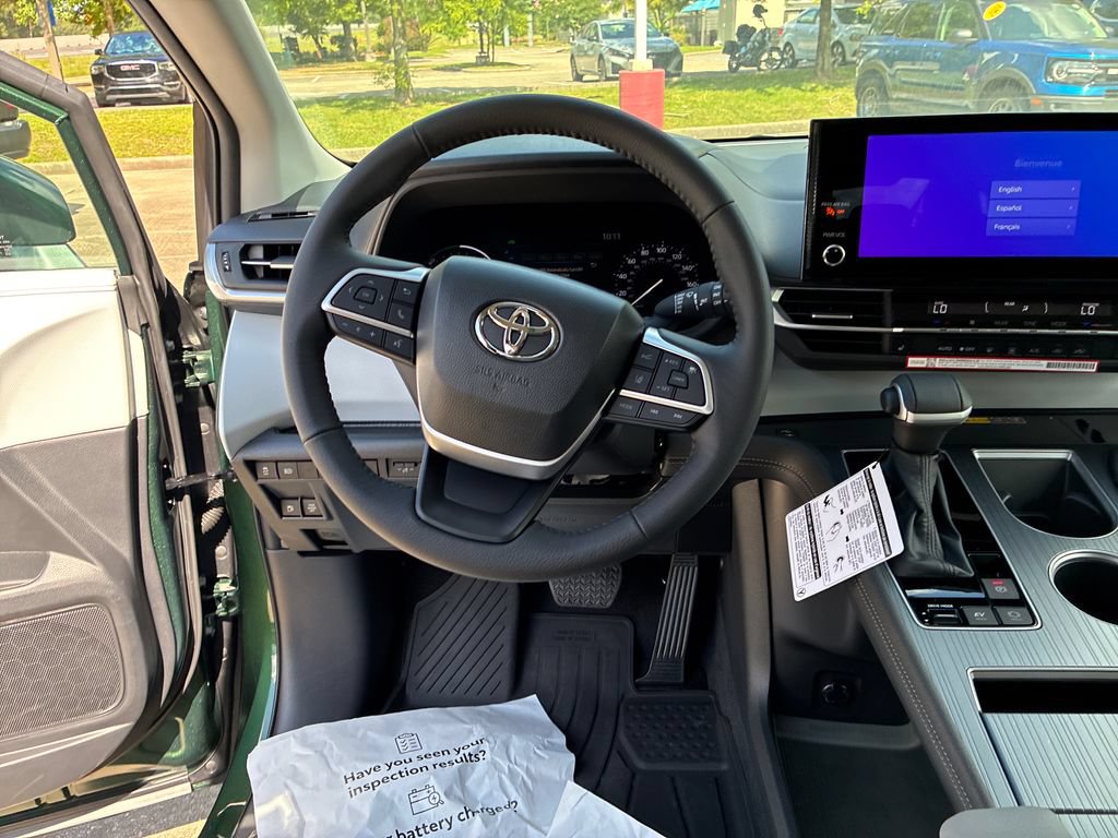 New 2026 Toyota Sienna XLE FWD image 21