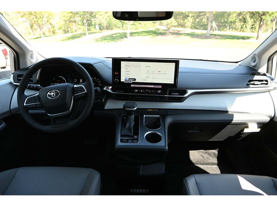 New 2025 Toyota Sienna XLE w/ XLE Plus Package AWD/4WD image 22