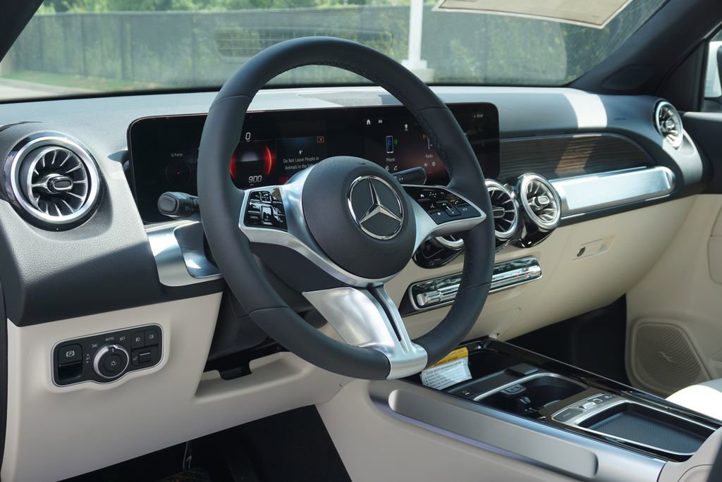 New 2025 Mercedes-Benz GLB 250 4MATIC image 10