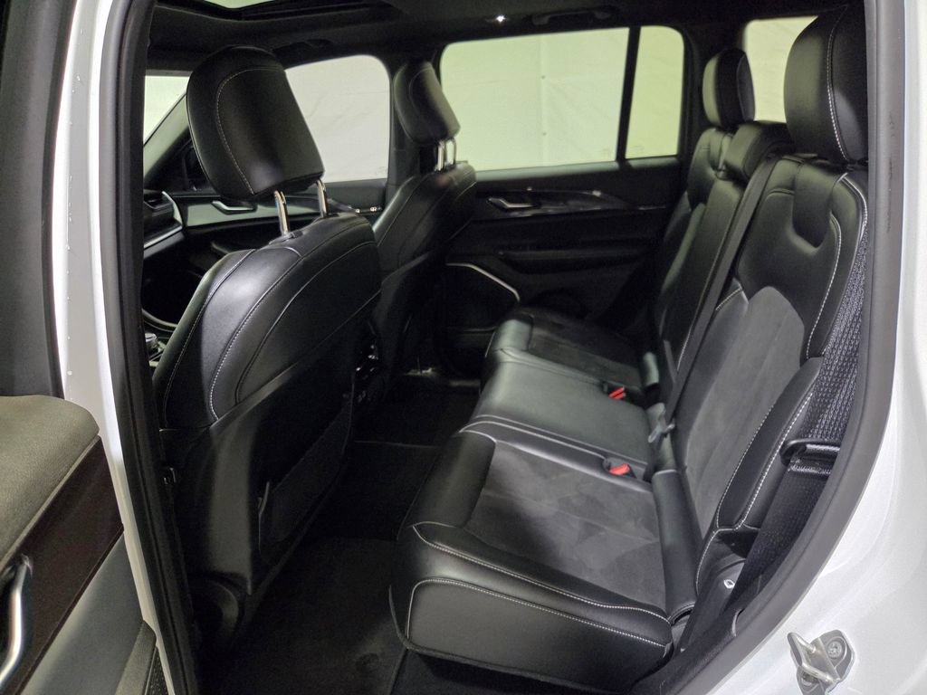 Certified 2022 Jeep Grand Cherokee Altitude AWD/4WD image 17