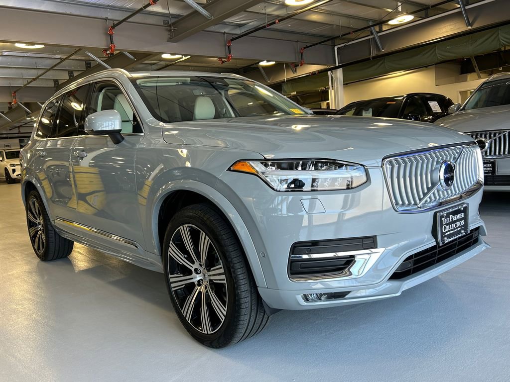 Used 2025 Volvo XC90 B6 Plus w/ Protection Package Premier image 1
