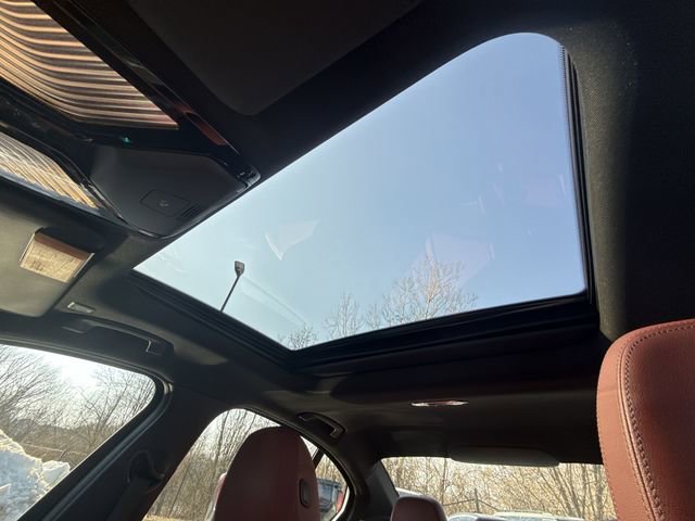 Used 2023 BMW 330e xDrive w/ M Sport Package image 21