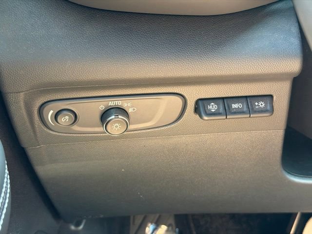 Used 2023 Buick Envision Avenir AWD/4WD image 39