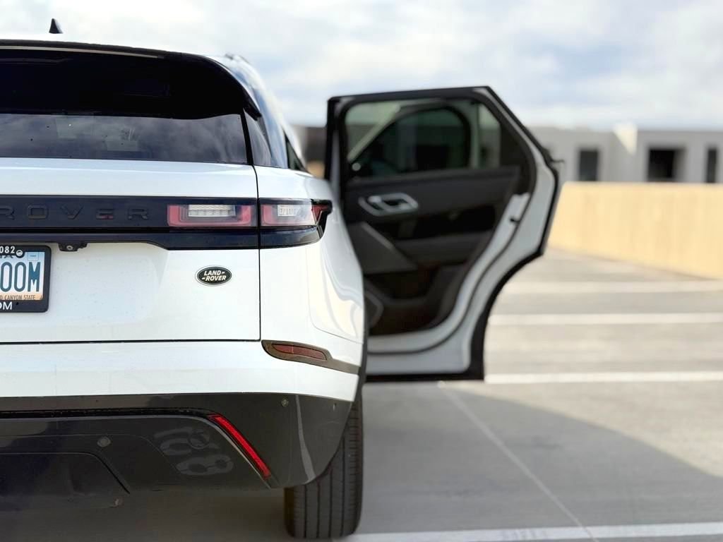 Used 2018 Land Rover Range Rover Velar R-Dynamic SE AWD/4WD image 10