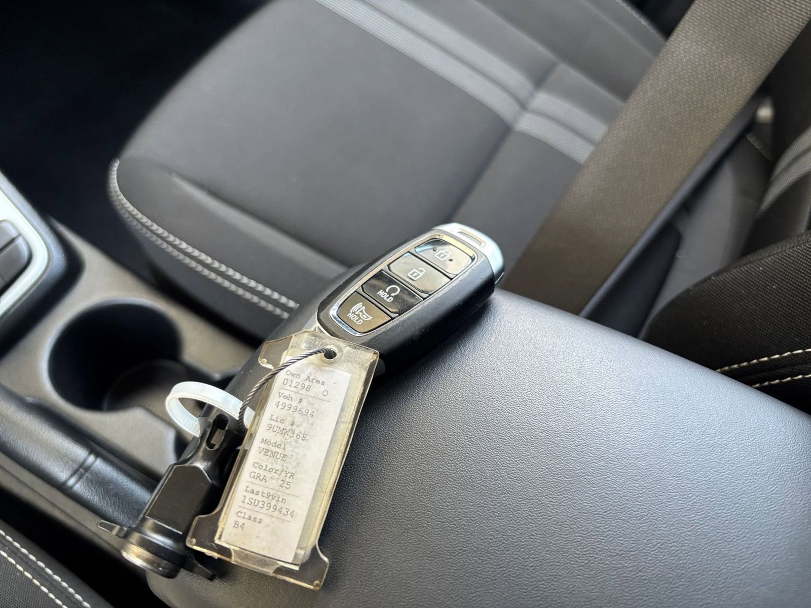 Used 2025 Hyundai Venue SEL image 21