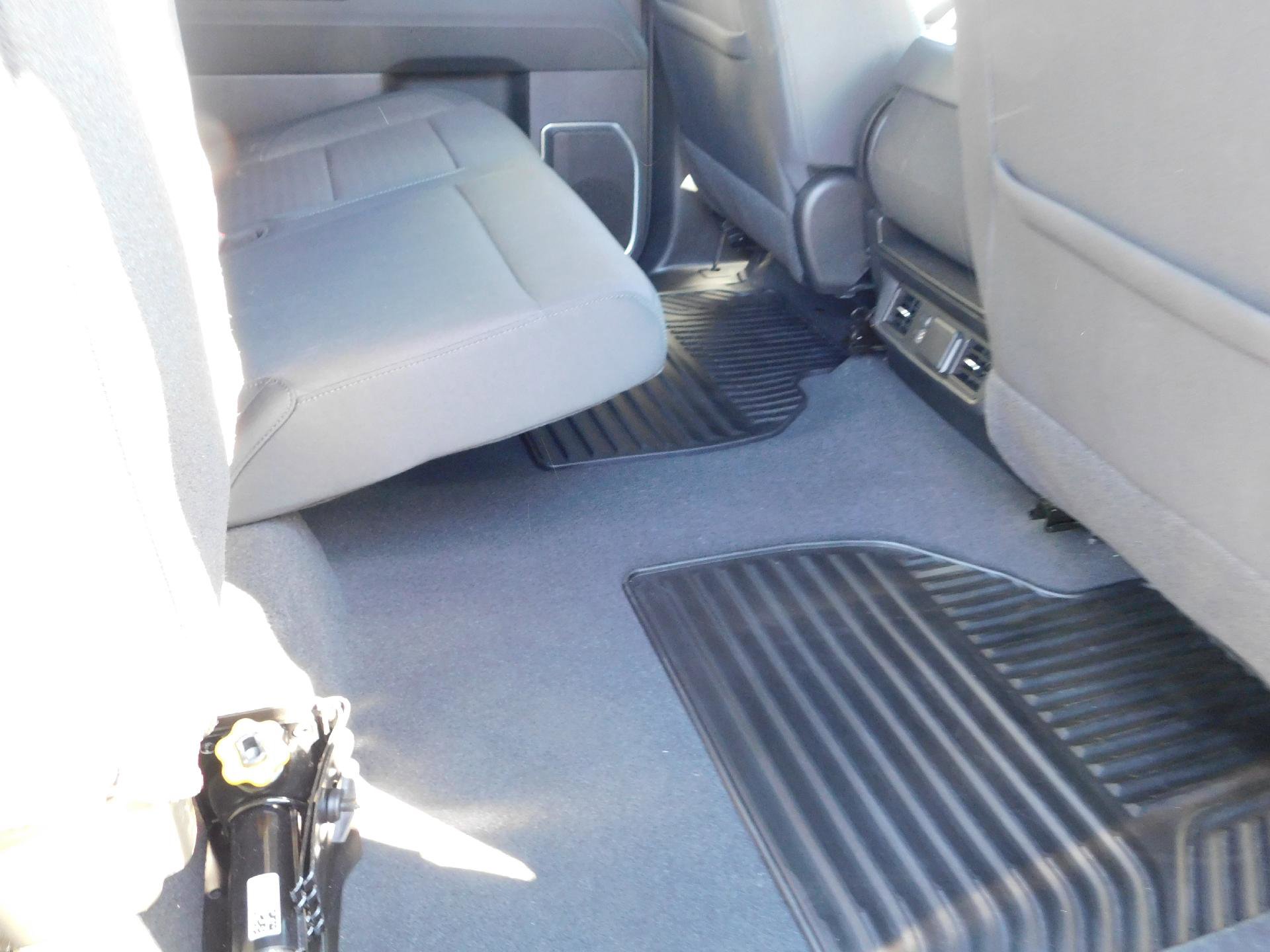 Used 2024 Chevrolet Silverado 1500 LT image 22