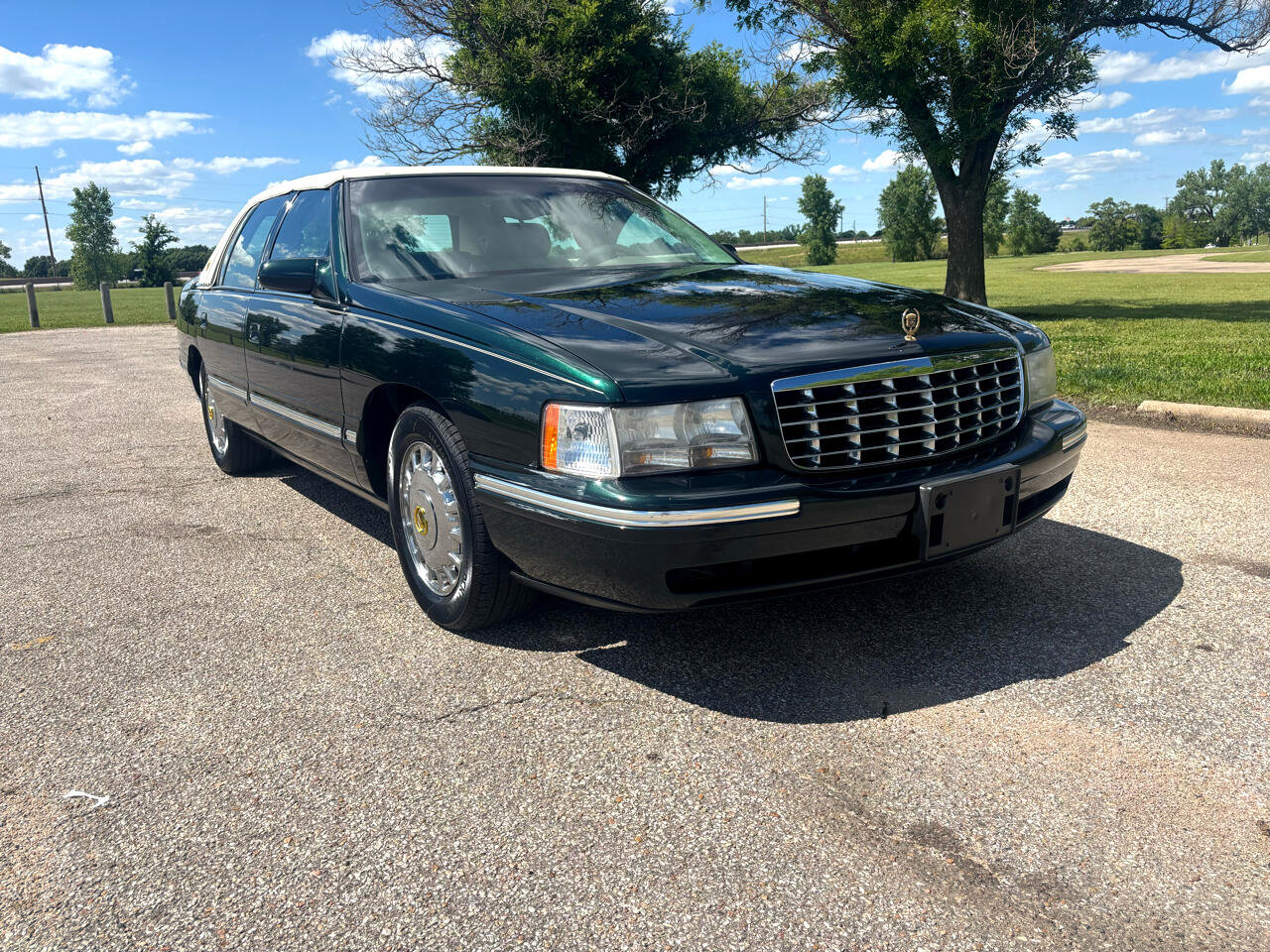 Used 1999 Cadillac De Ville Sedan w/ Comfort/Convenience Pkg image 26