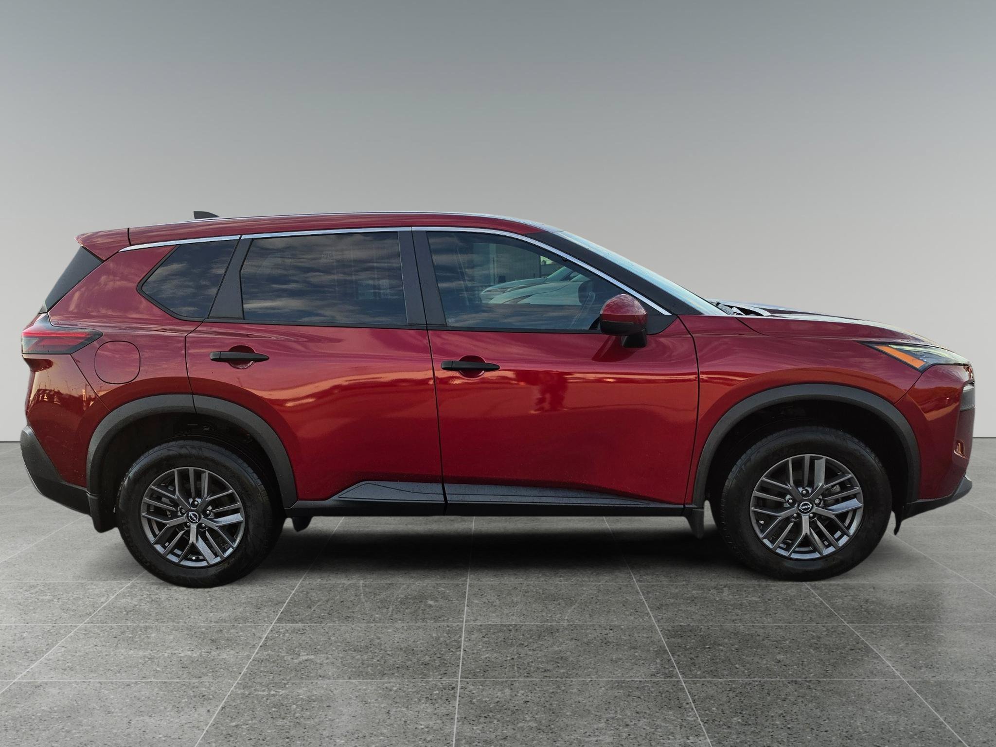 Used 2022 Nissan Rogue S AWD/4WD image 7