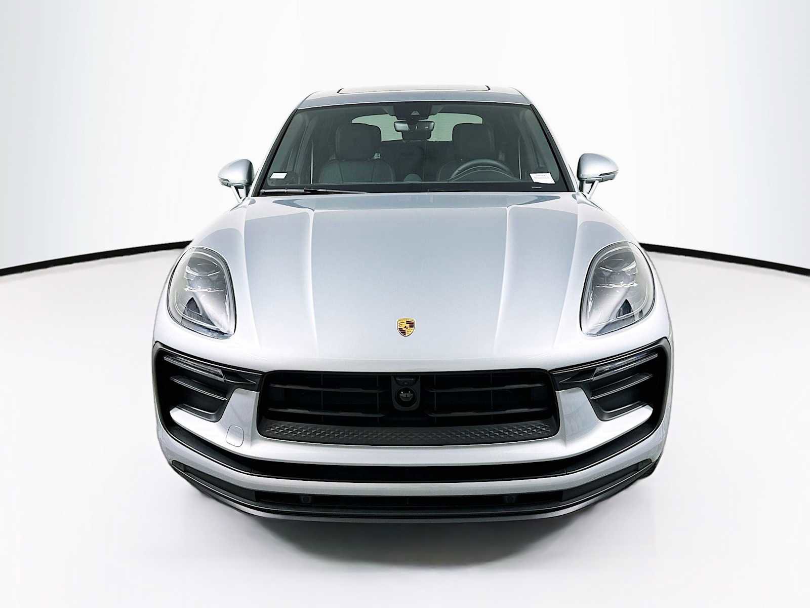 New 2025 Porsche Macan image 6