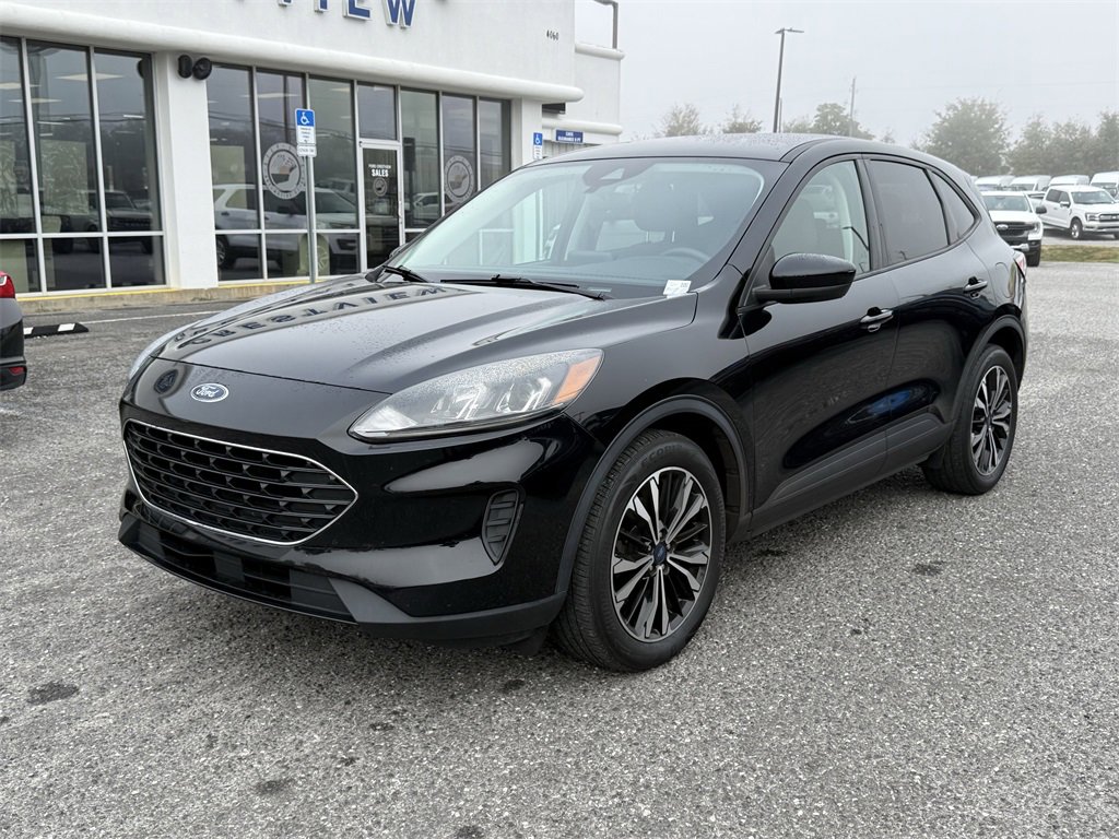 Used 2022 Ford Escape SE w/ SE Sport Appearance Package image 9