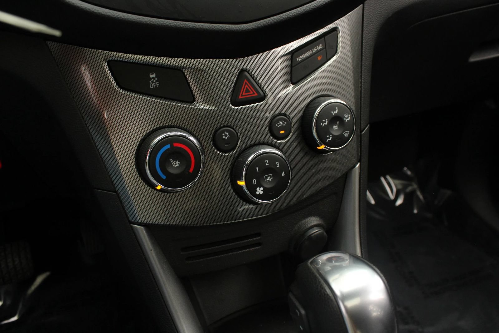 Used 2015 Chevrolet Trax LTZ FWD image 32