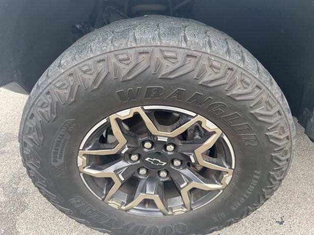 Used 2023 Chevrolet Colorado ZR2 w/ ZR2 Convenience Package III image 11