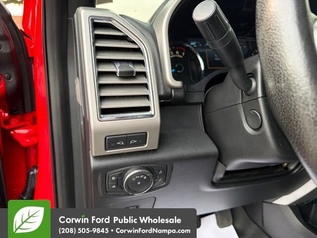 Used 2015 Ford F150 Lariat w/ Equipment Group 502A Luxury AWD/4WD image 15