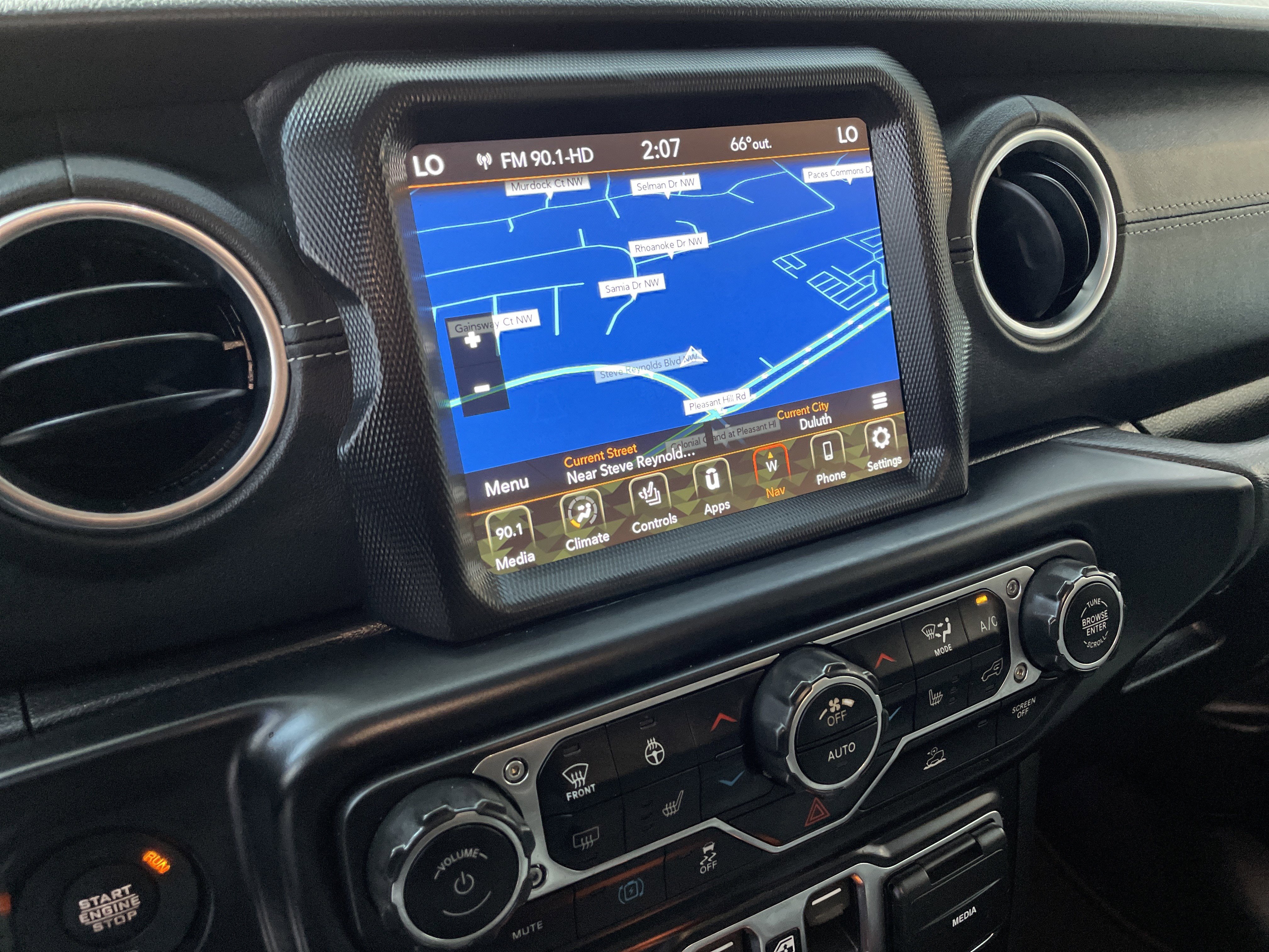 Used 2021 Jeep Wrangler Unlimited Sahara w/ Cold Weather Group AWD/4WD image 26