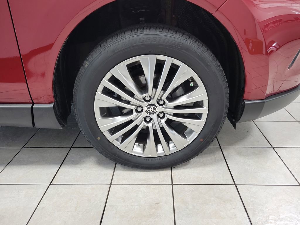 Used 2023 Toyota Venza XLE AWD/4WD image 48