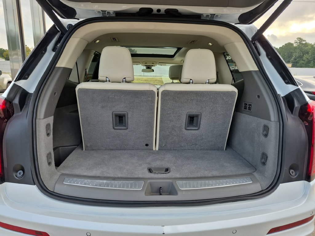 Certified 2025 Cadillac XT6 Premium Luxury w/ LPO, Floor Liner Package AWD/4WD image 31