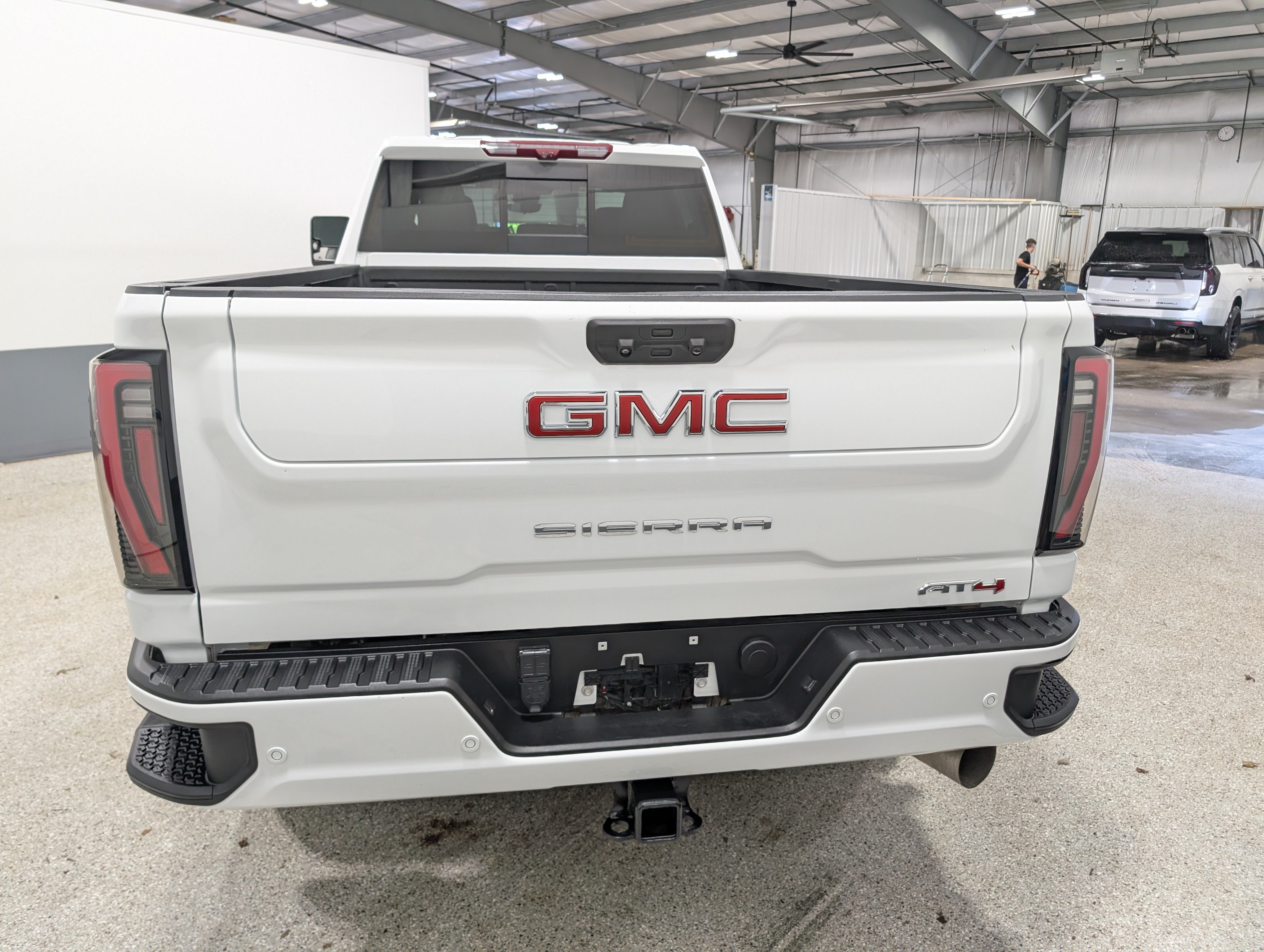 Used 2024 GMC Sierra 2500 AT4 w/ AT4 Premium Plus Package AWD/4WD image 4