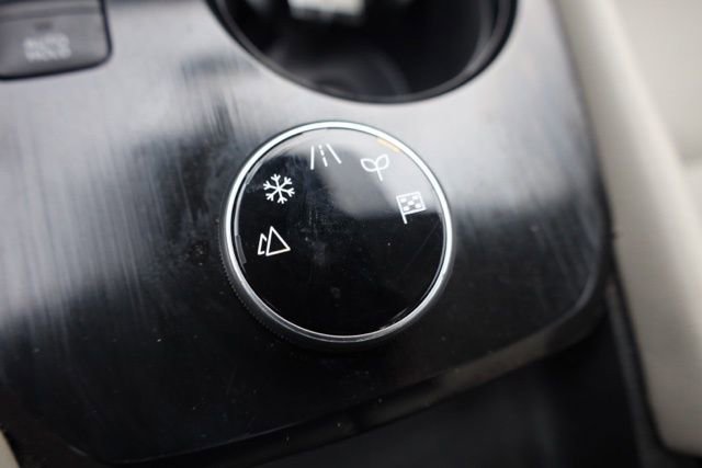 Used 2023 Nissan Rogue SV image 32