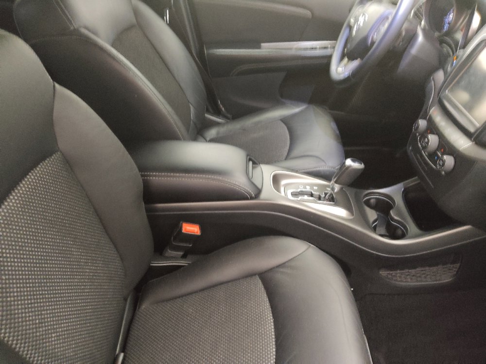 Used 2015 Dodge Journey Crossroad w/ Flexible Seating Group image 21