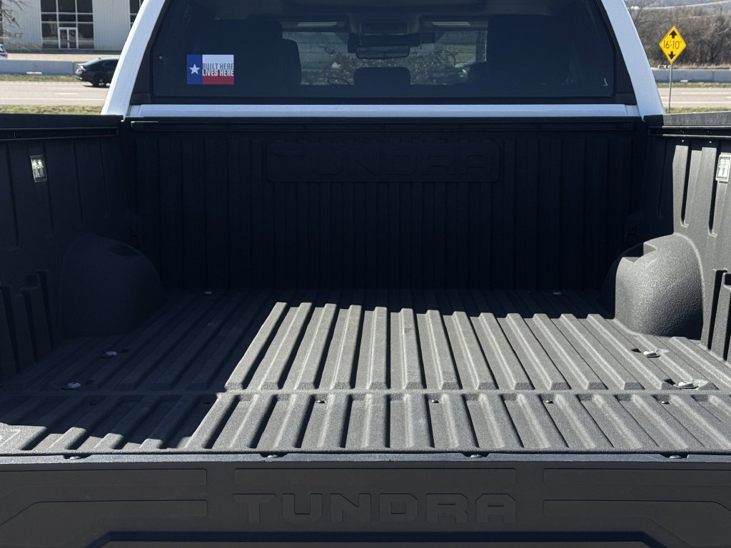 Used 2024 Toyota Tundra Limited AWD/4WD image 34