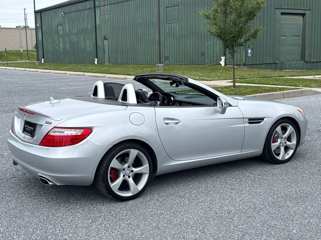 Used 2012 Mercedes-Benz SLK 350 image 8