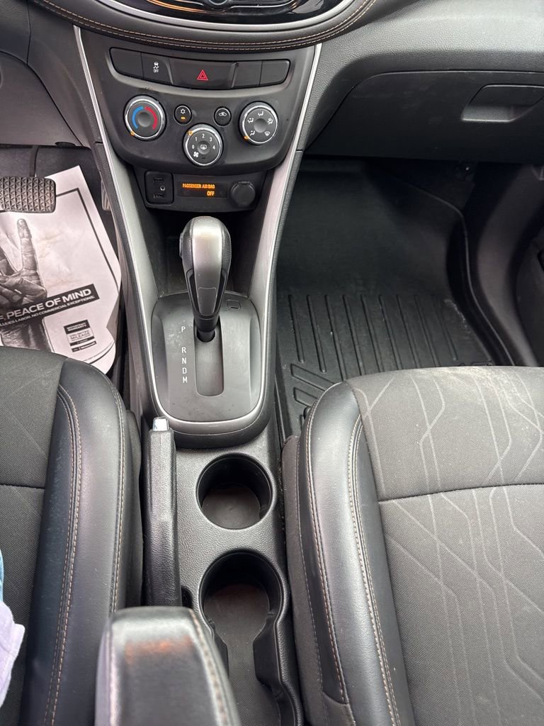 Used 2021 Chevrolet Trax LT w/ Sport Edition image 19