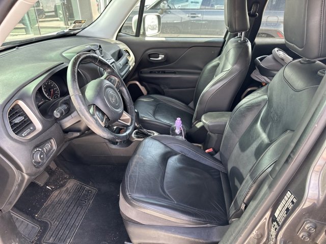 Used 2016 Jeep Renegade Limited image 12