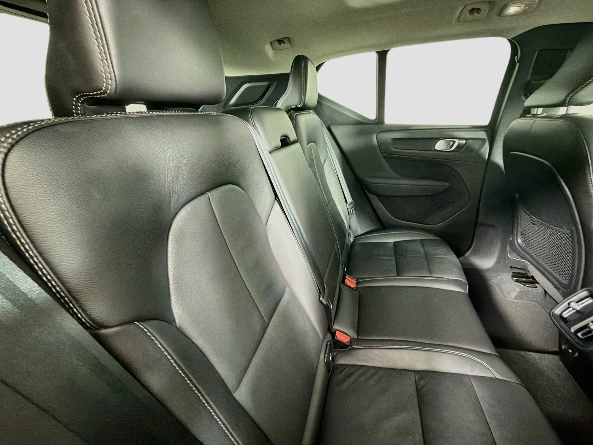 Certified 2023 Volvo XC40 B5 Plus w/ Protection Package Premier AWD/4WD image 27