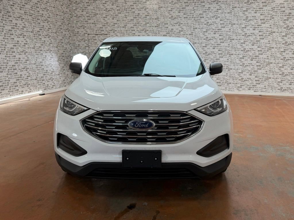 Used 2020 Ford Edge SE image 2