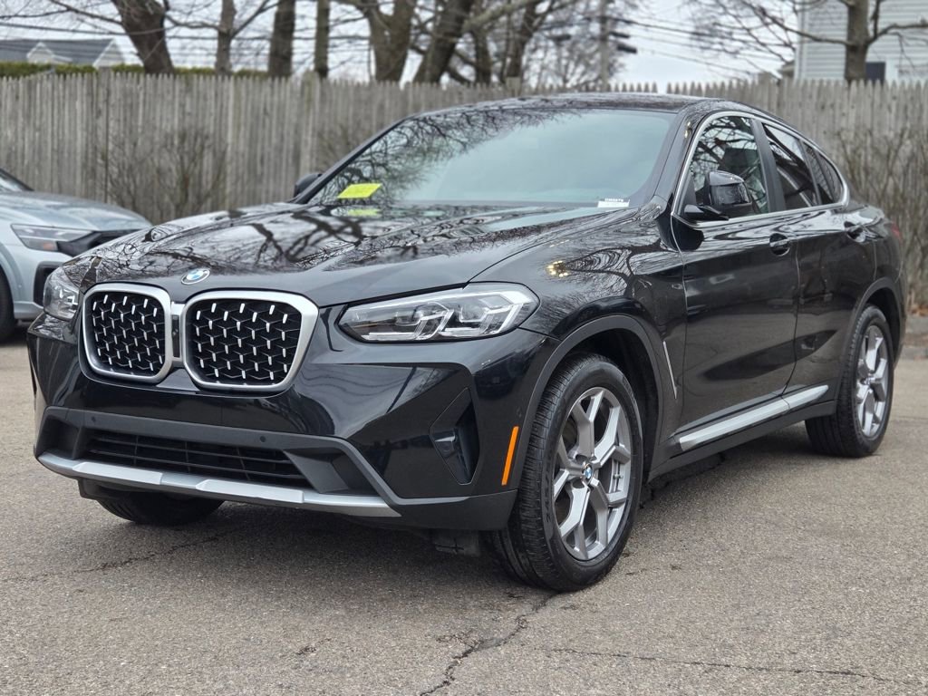 Used 2025 BMW X4 xDrive30i image 2