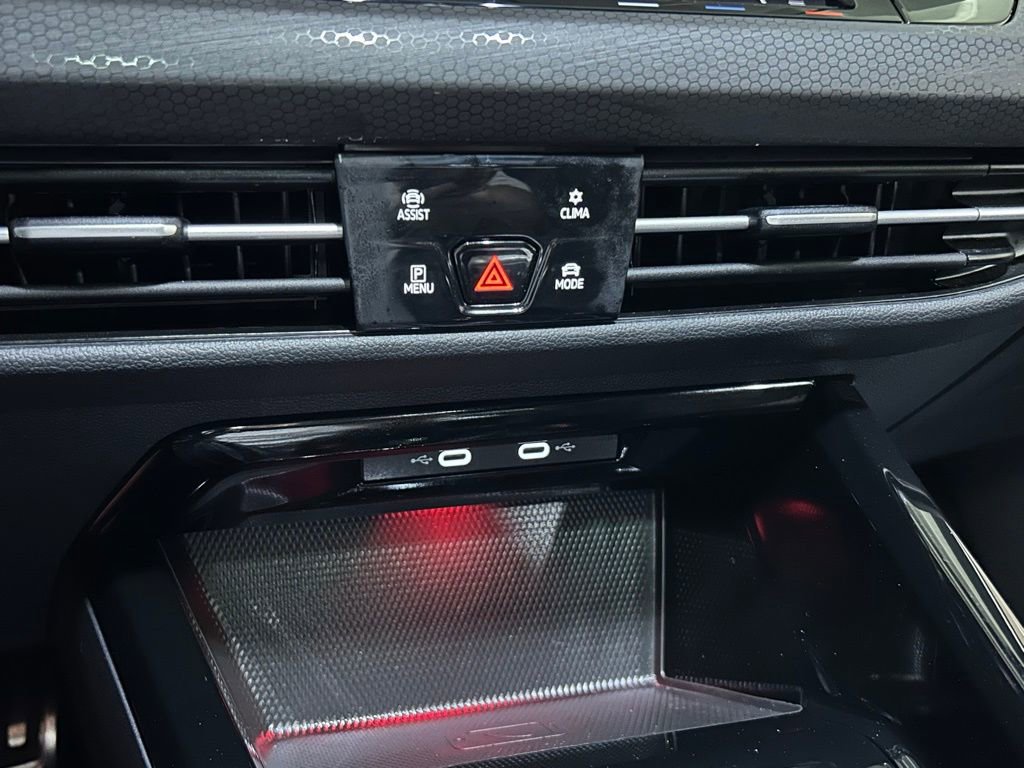 Used 2024 Volkswagen GTI SE image 19