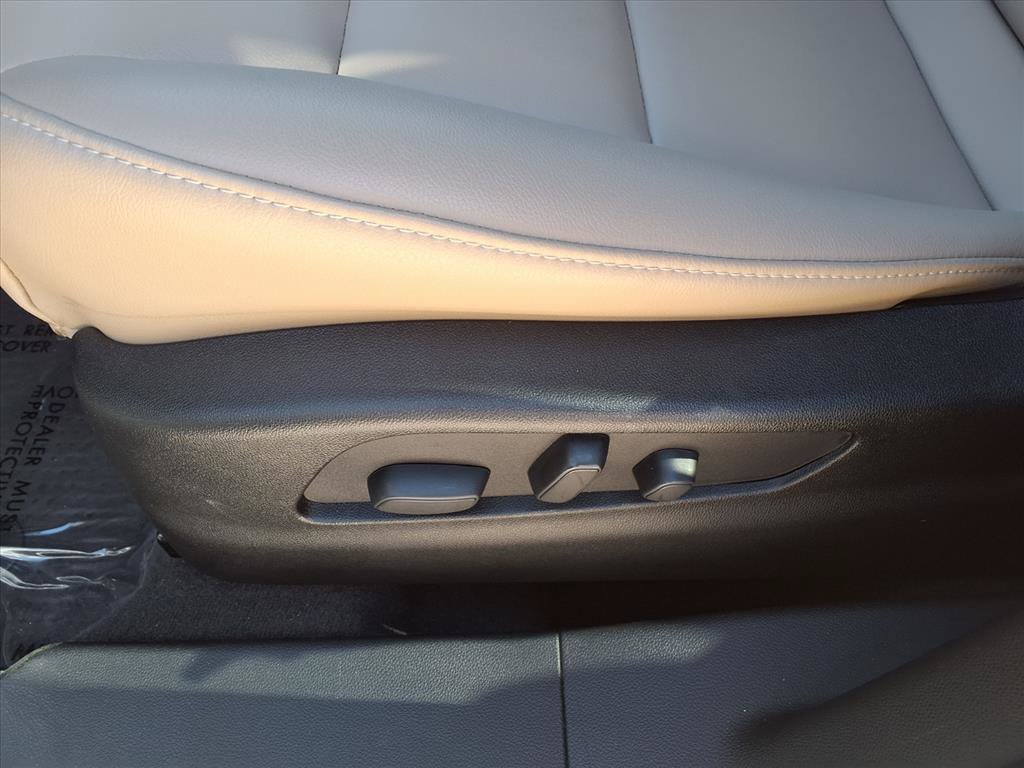 Certified 2024 Cadillac XT4 Luxury FWD image 21
