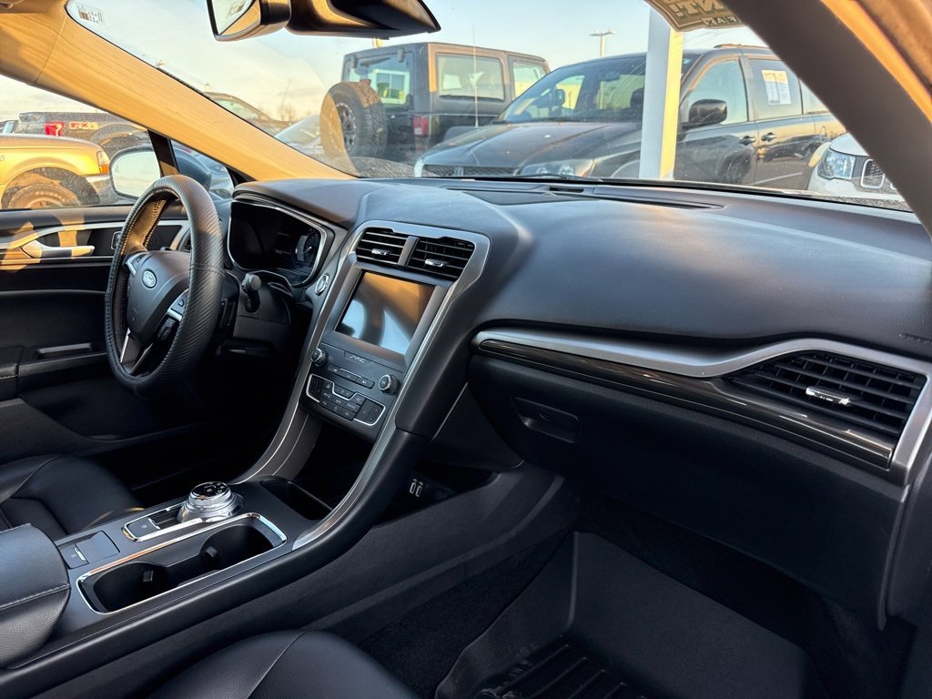 Used 2019 Ford Fusion SEL image 8