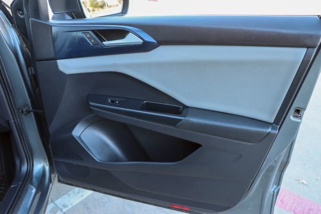 Used 2022 Volkswagen Taos SE image 34