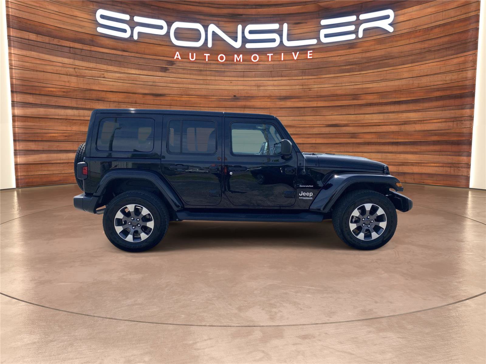 Used 2022 Jeep Wrangler Unlimited Sahara w/ Cold Weather Group AWD/4WD image 8