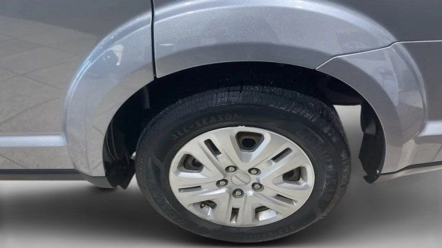 Used 2019 Dodge Journey SE image 23